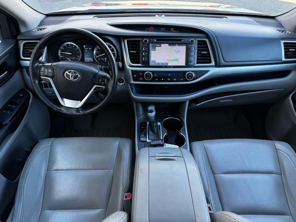 2017 TOYOTA HIGHLANDER