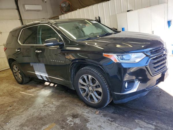 2018 CHEVROLET TRAVERSE Premier — Passenger 3/4