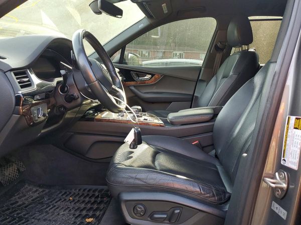2017 AUDI Q7 quattro Premium Plus — DENT