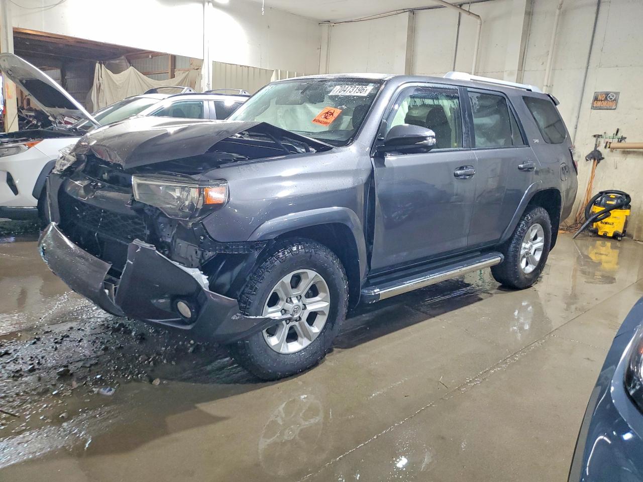 2017 TOYOTA 4RUNNER — Front 3/4