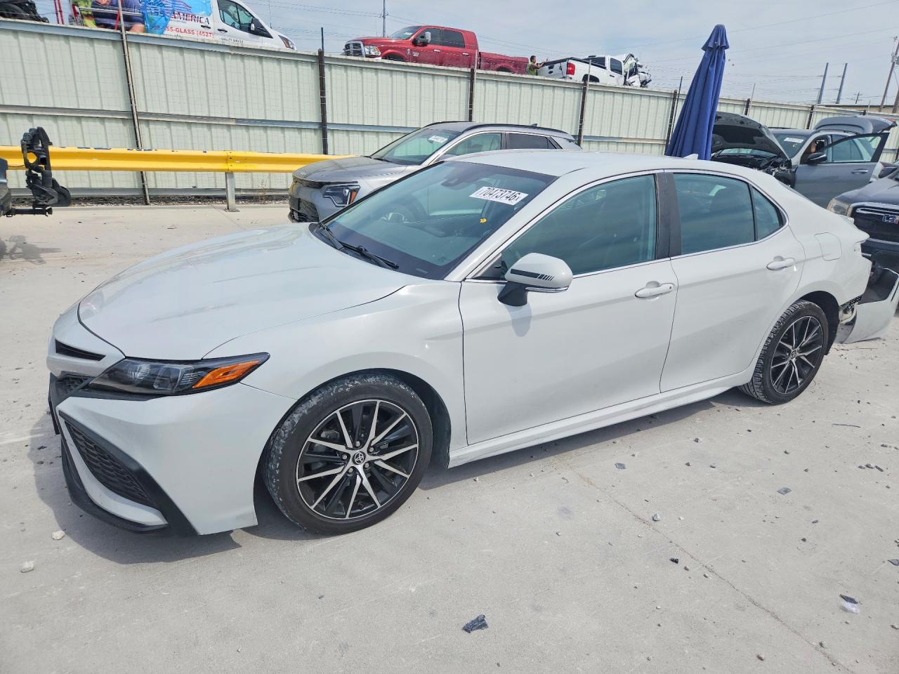2023 TOYOTA CAMRY SE — Front 3/4