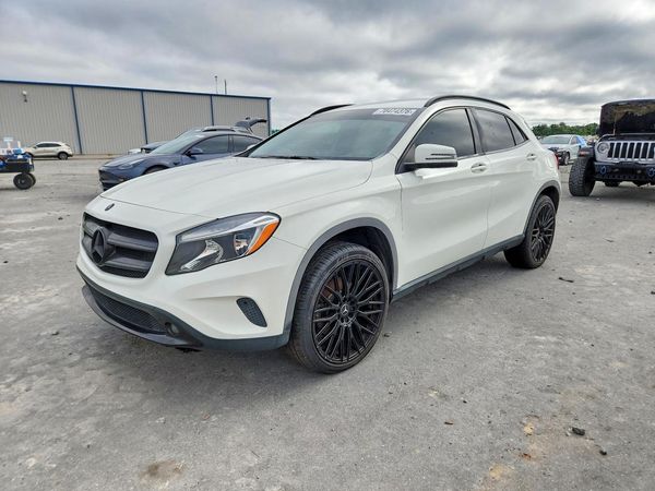 2015 MERCEDES-BENZ GLA-CLASS — DSFA — Front 3/4