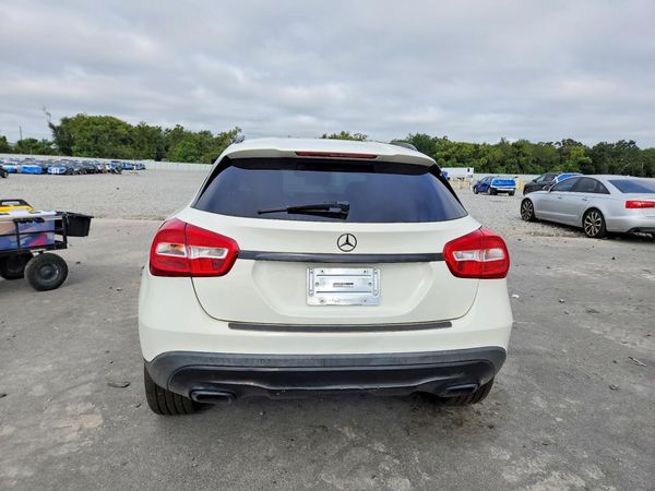 2015 MERCEDES-BENZ GLA-CLASS GLA250 — DIRR