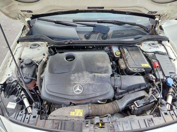 2015 MERCEDES-BENZ GLA-CLASS GLA250 — Engine bay