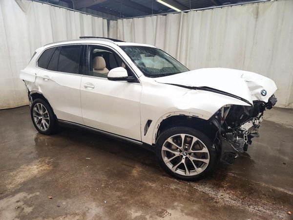 2021 BMW X5 sDrive40i — Passenger 3/4