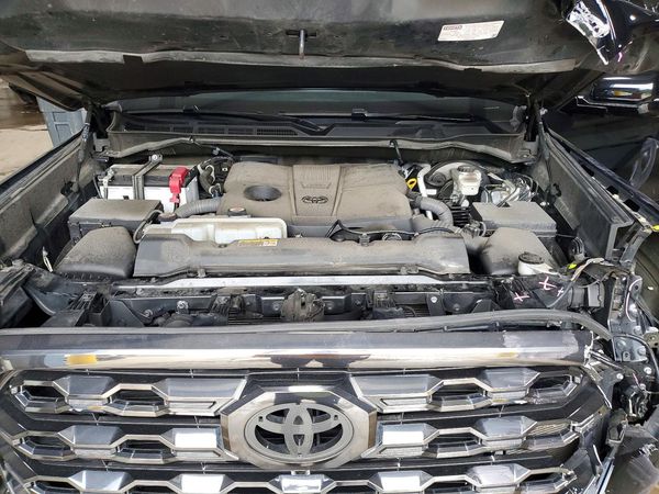 2023 TOYOTA TUNDRA Platinum — Engine bay
