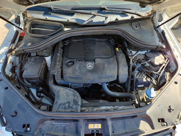 2015 MERCEDES-BENZ ML ML350 — Engine bay