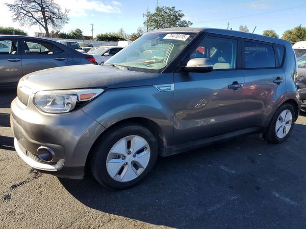 2016 KIA SOUL EV Plus (+) — Front 3/4