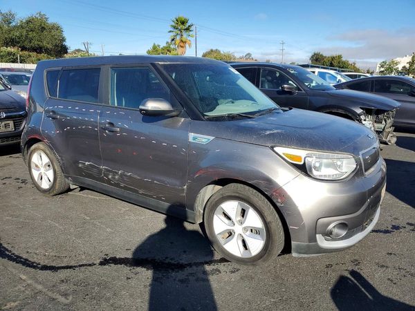 2016 KIA SOUL EV Plus (+) — Passenger 3/4