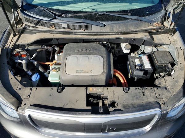 2016 KIA SOUL EV Plus (+) — Engine bay