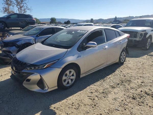 2020 TOYOTA PRIUS — Front 3/4