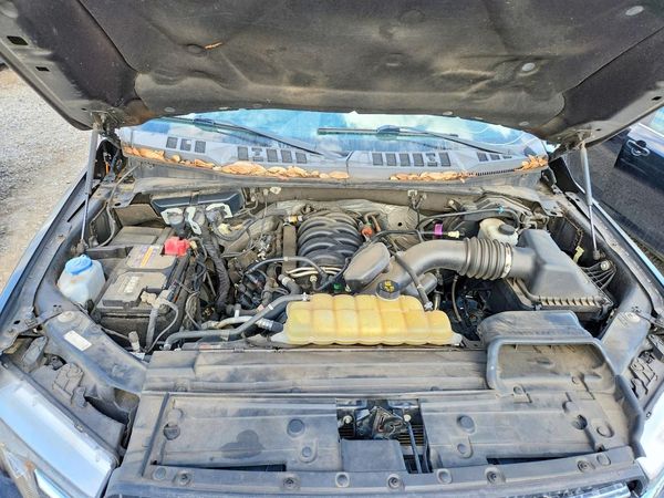 2020 FORD F150 — Engine bay