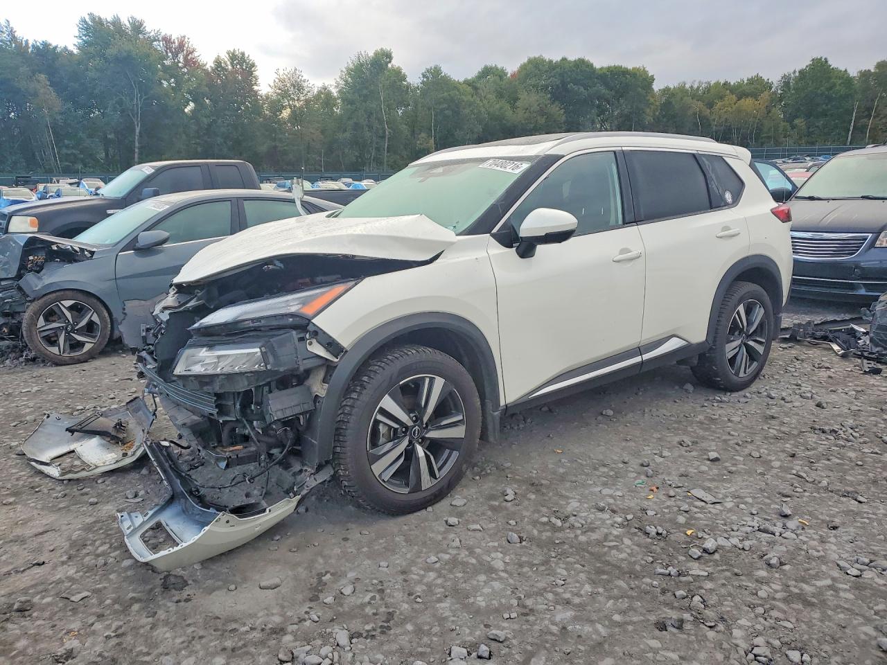 2023 NISSAN ROGUE SL — Front 3/4