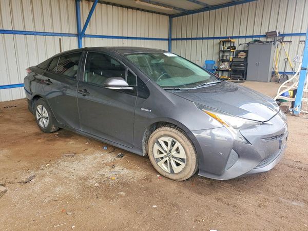 2016 TOYOTA PRIUS — Passenger 3/4