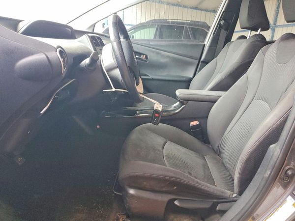 2016 TOYOTA PRIUS — DENT
