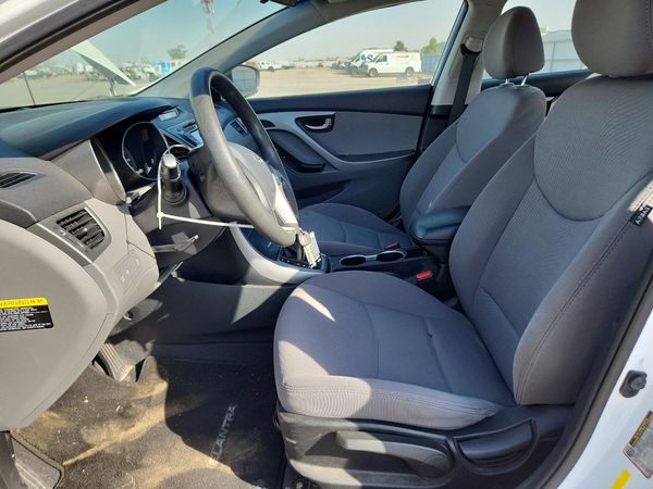2016 HYUNDAI ELANTRA — DENT