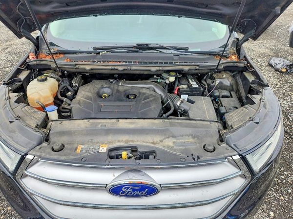 2017 FORD EDGE SEL — Engine bay