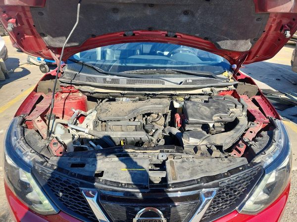 2019 NISSAN ROGUE SPORT — Engine bay