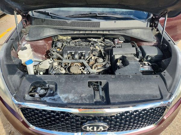 2018 KIA SORENTO EX — Engine bay