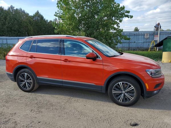 2018 VOLKSWAGEN TIGUAN 4Motion SEL Premium — Passenger 3/4