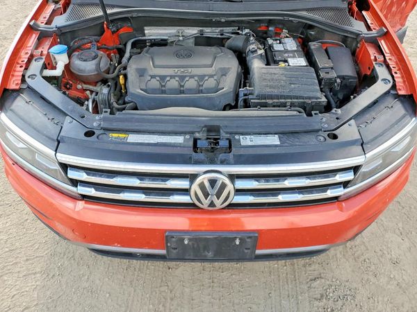 2018 VOLKSWAGEN TIGUAN 4Motion SEL Premium — Engine bay