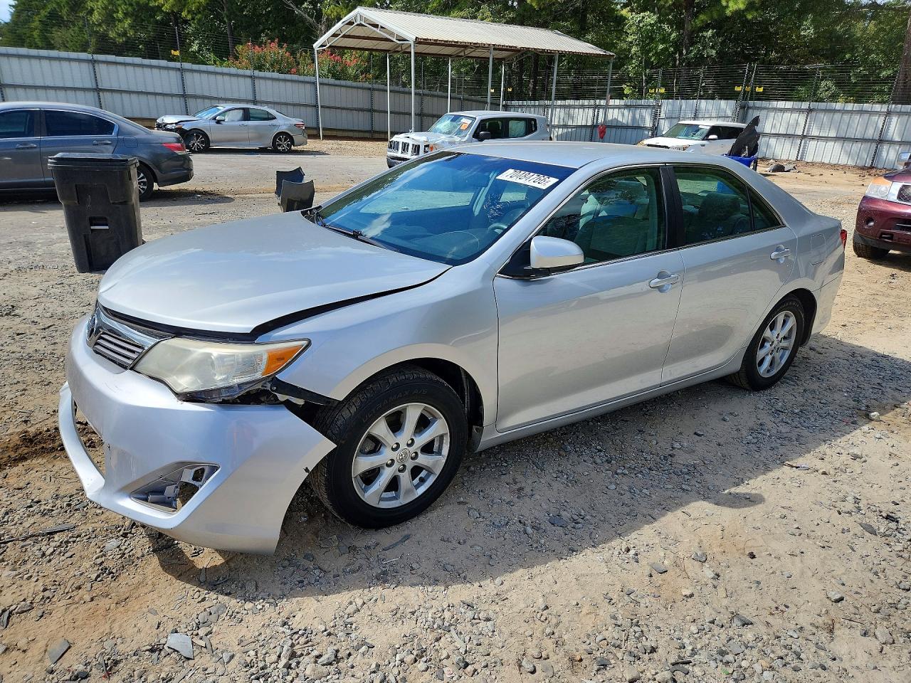 2014 TOYOTA CAMRY — Front 3/4