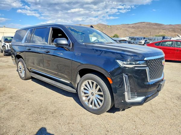 2021 CADILLAC ESCALADE Premium Luxury — Passenger 3/4