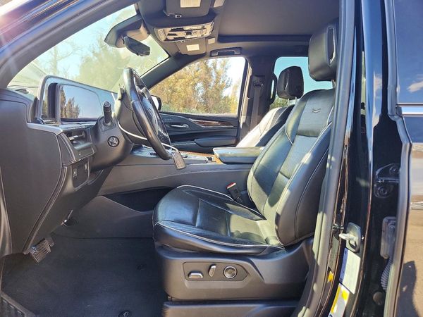 2021 CADILLAC ESCALADE Premium Luxury — DENT