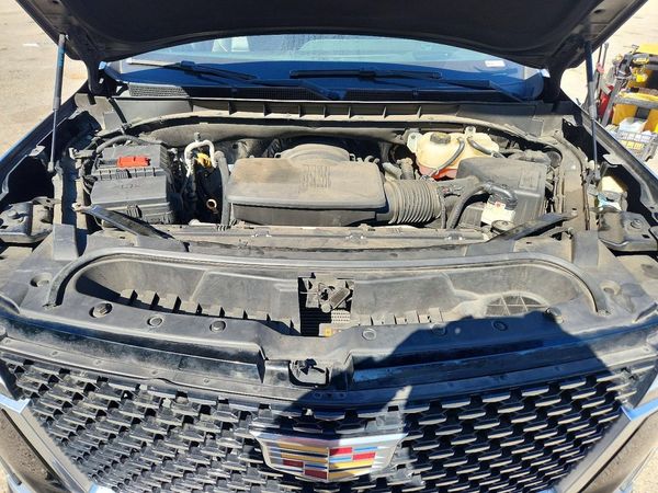2021 CADILLAC ESCALADE Premium Luxury — Engine bay