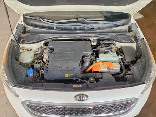 2019 KIA NIRO — Engine bay