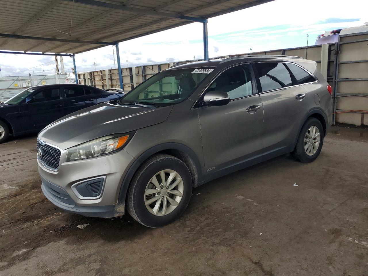 2016 KIA SORENTO L / LX — Front 3/4