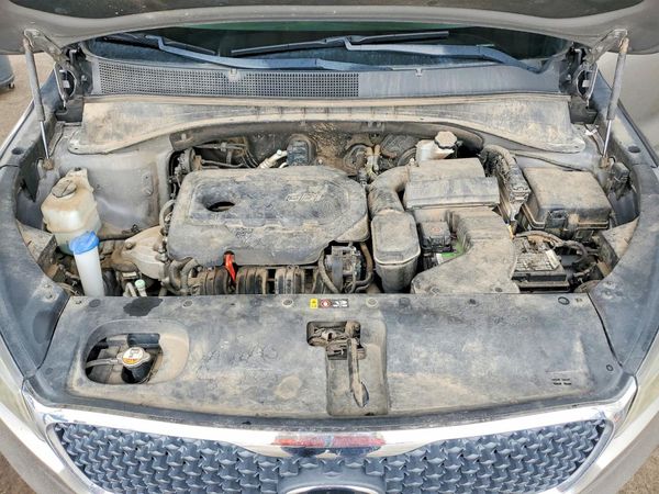 2016 KIA SORENTO L / LX — Engine bay