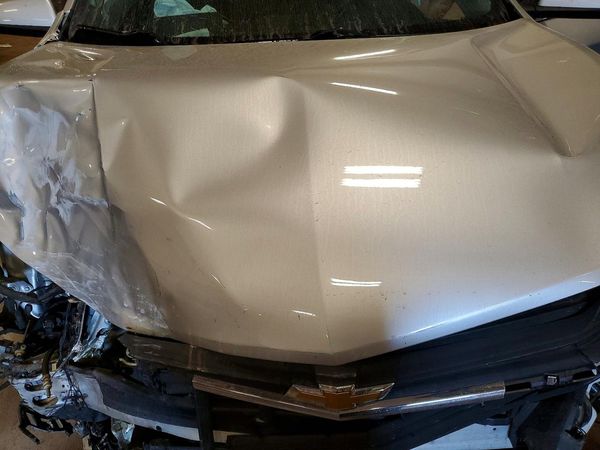 2019 CHEVROLET EQUINOX LT (1LT) — Engine bay