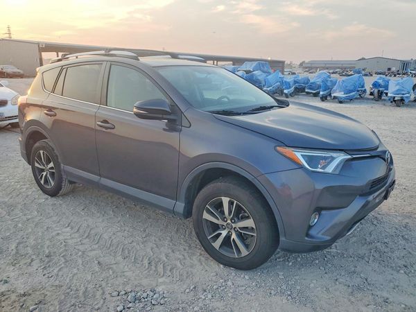 2016 TOYOTA RAV4 XLE (M Grade) — Passenger 3/4
