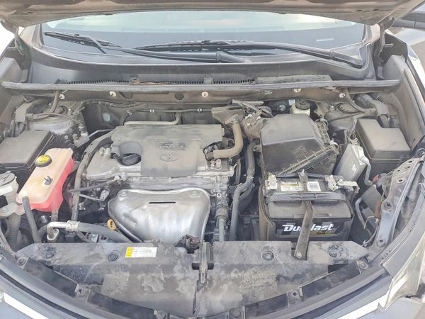 2016 TOYOTA RAV4 XLE (M Grade) — Engine bay