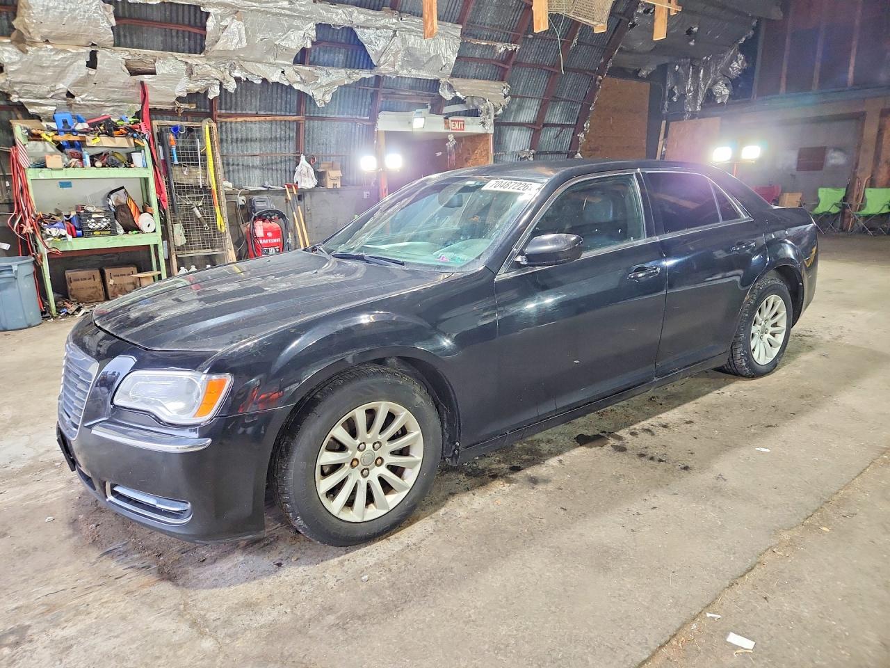 2014 CHRYSLER 300 — Front 3/4