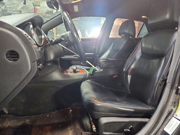 2014 CHRYSLER 300 — DENT