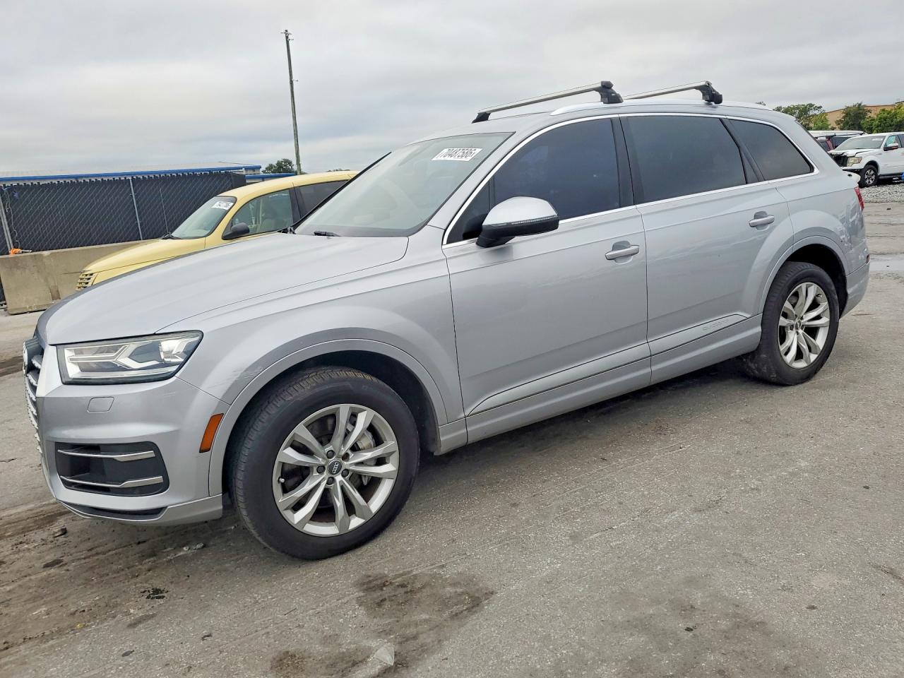 2017 AUDI Q7 quattro Premium — Front 3/4