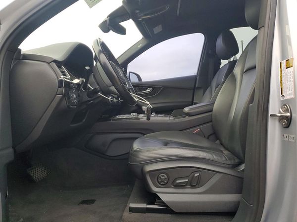 2017 AUDI Q7 quattro Premium — DENT