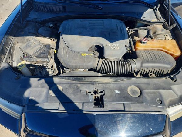 2012 DODGE CHARGER Police — Engine bay