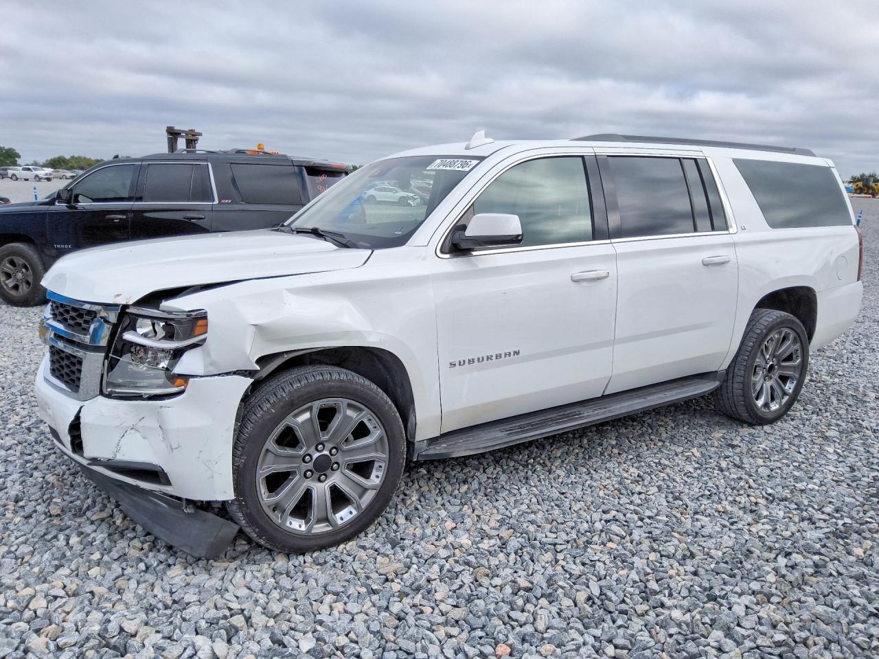 2018 CHEVROLET SUBURBAN LT — Front 3/4