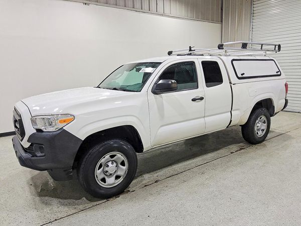2021 TOYOTA TACOMA SR5 — Front 3/4