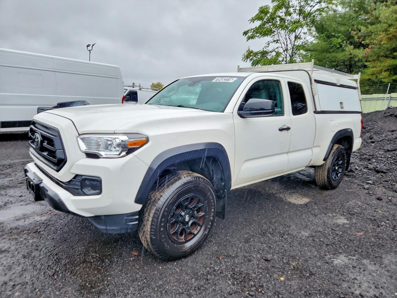 2021 TOYOTA TACOMA SR5 — Front 3/4