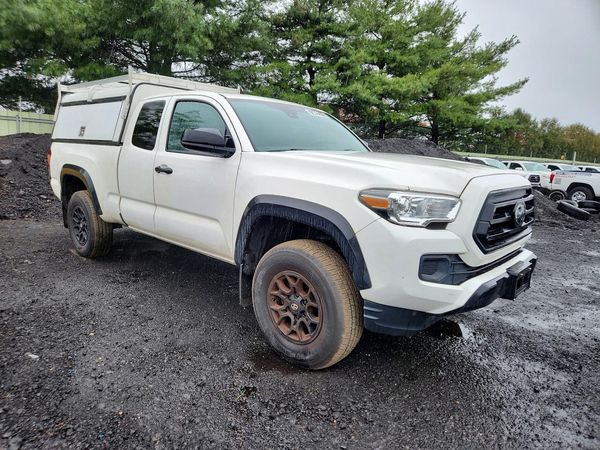 2021 TOYOTA TACOMA SR5 — Passenger 3/4