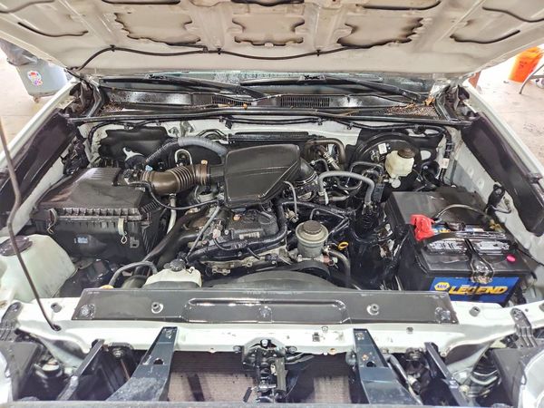 2021 TOYOTA TACOMA SR5 — Engine bay
