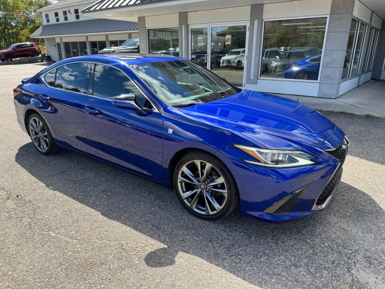 2019 LEXUS ES