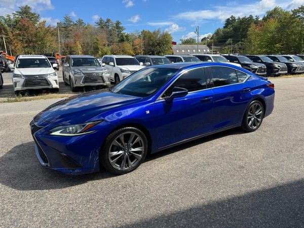 2019 LEXUS ES