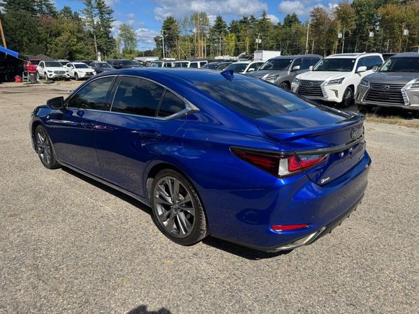 2019 LEXUS ES