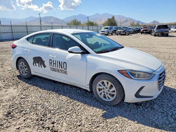 2017 HYUNDAI ELANTRA SE Base — Passenger 3/4