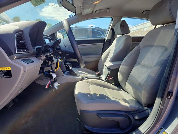 2017 HYUNDAI ELANTRA — DENT